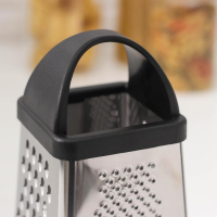 Тёрка с контейнером &laquo;Синтай&raquo;, 13&times;13,5&times;24 см, цвет ручки чёрный