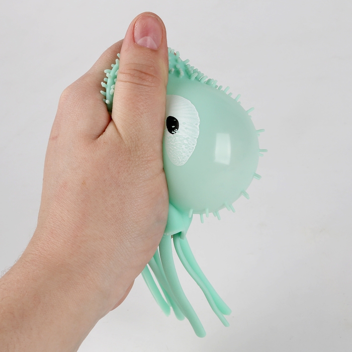 Мяч детский резиновый ёжка световой «Осьминог», цвета МИКС , в шоубоксе Мяч детский резиновый ёжка световой «Осьминог», цвета МИКС , в шоубоксе