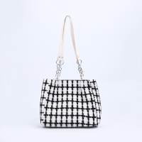 Сумка-тоут на магните, цвет белый Сумка-тоут на магните, цвет белый