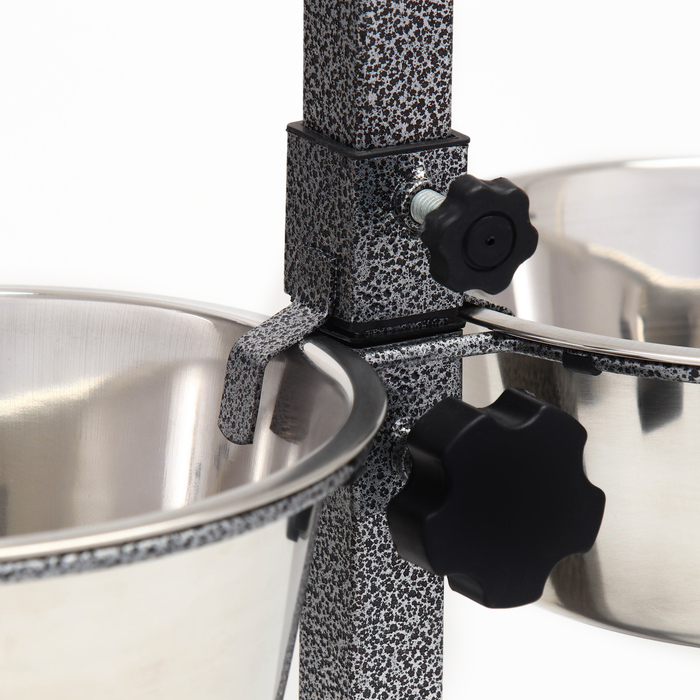 Регулируемая подставка с 2 мисками по 1,8 л, высота подставки 40 см Регулируемая подставка с 2 мисками по 1,8 л, высота подставки 40 см