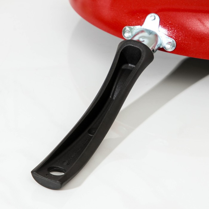 Сковорода Blaze, d=28 см, стеклянная крышка, антипригарное покрытие, цвет красный Сковорода Blaze, d=28 см, стеклянная крышка, антипригарное покрытие, цвет красный