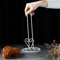 Держатель для бумажных полотенец Доляна «Сердце», 13,5×13,5×28 см, цвет белый Держатель для бумажных полотенец Доляна «Сердце», 13,5×13,5×28 см, цвет белый