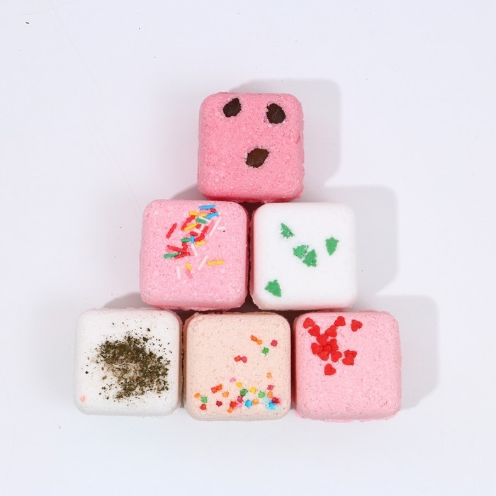 Подарочный набор косметики &laquo;Верь в чудеса!&raquo;, бомбочки для ванны с добавками, 6 х 70 г, Новый Год