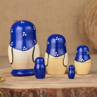 Матрёшка &laquo;Божья коровка&raquo;, голубое платье, 5 кукольная, 9-10 см