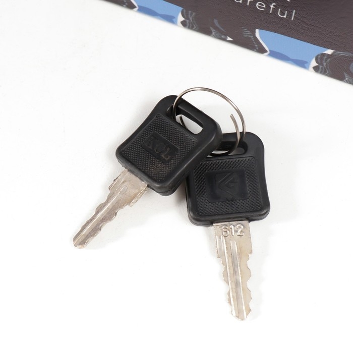 Сейф-книга дерево кожзам Сейф-книга дерево кожзам "Шахматы" 21х13х5 см