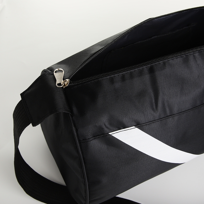 Сумка спортивная на молнии, боковой карман/сетка, регулируемый ремень, маленький размер, цвет чёрный Сумка спортивная на молнии, боковой карман/сетка, регулируемый ремень, маленький размер, цвет чёрный