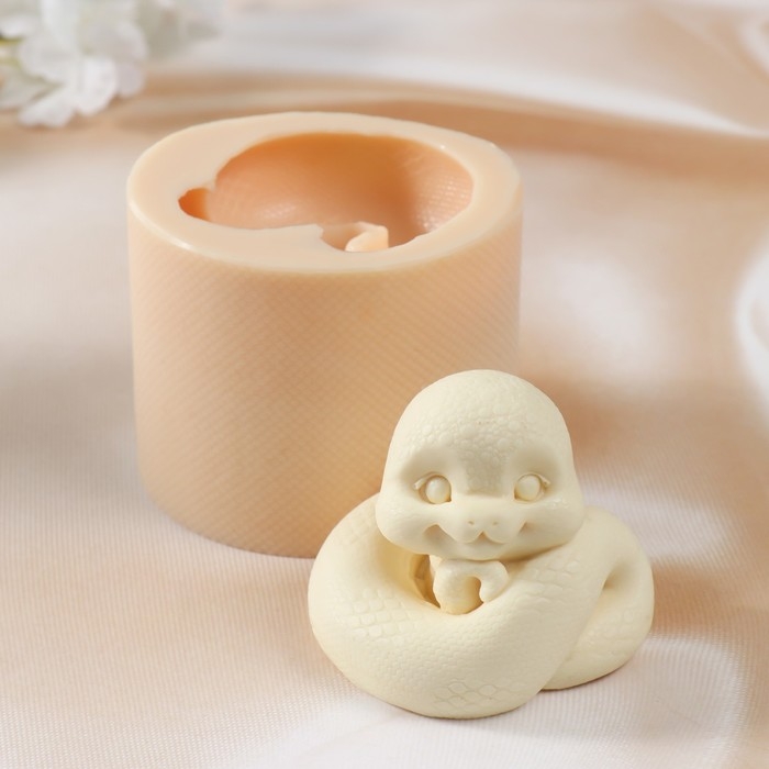 Молд силиконовый "Змея №10"6,5х7х6 см