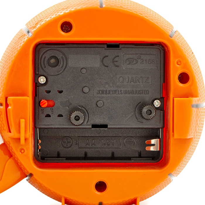 Часы с подсветкой "Футбол" детские настольные, плавный ход, на батарейках АА