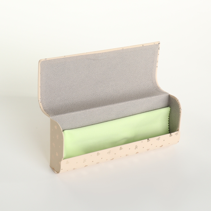 Футляр для очков на хлопушке, длина 15,5 см, цвет бежевый Футляр для очков на хлопушке, длина 15,5 см, цвет бежевый