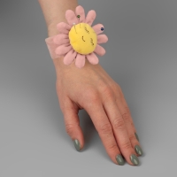 Игольница на браслете «Цветочек», 23 × 8 см, цвет розовый МИКС Игольница на браслете «Цветочек», 23 × 8 см, цвет розовый МИКС