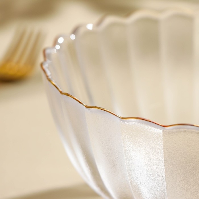 Салатник стеклянный фигурный &laquo;Хризантема&raquo;, 700 мл, d=15 см, цвет прозрачный