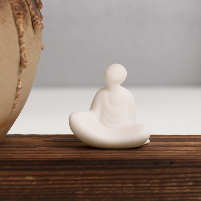 Сувенир дерево, фарфор Сувенир дерево, фарфор "Белый монах под деревом" 31,2х44,5х7,8 см