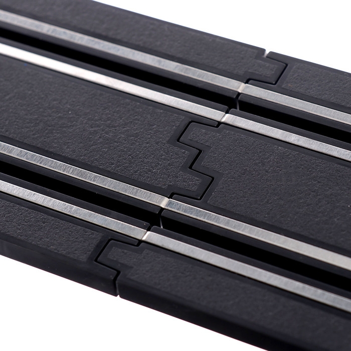 Автотрек &laquo;Турбо кросс&raquo;, с 4 машинами работает от сети, длина трека 8,38 м.