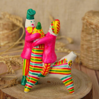 Филимоновская игрушка «Папа учит сына» Филимоновская игрушка «Папа учит сына»