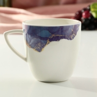 Кружка керамическая &laquo;Мрамор&raquo;, бело-синяя, 350 мл, цвет белый