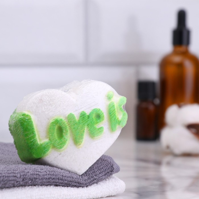 Бомбочка для ванны Бомбочка для ванны "Любовь это.." 80 г хвоя