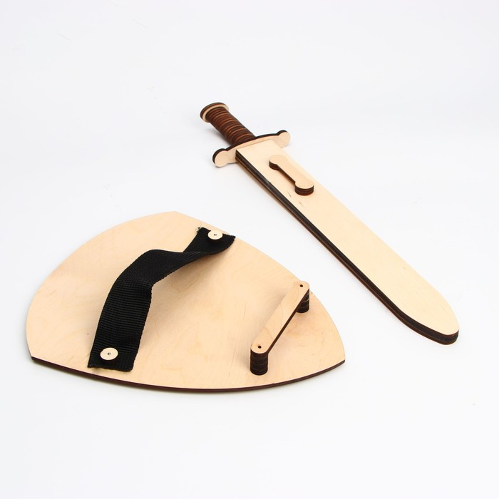 Деревянное оружие &laquo;Щит и меч&raquo; 24&times;44,5&times;5,6 см