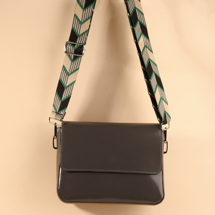 Ручка для сумки &laquo;Орнамент стрелки&raquo;, стропа, с карабинами, 139 &plusmn; 3 &times; 3,8 см, цвет зелёный/чёрный