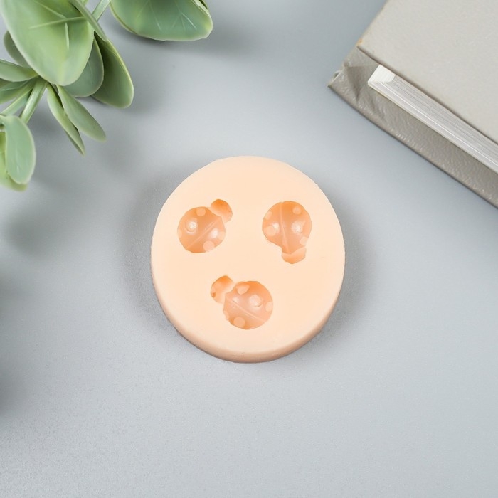 Молд силиконовый Молд силиконовый "Три божьи коровки" 1,3х1,1 см