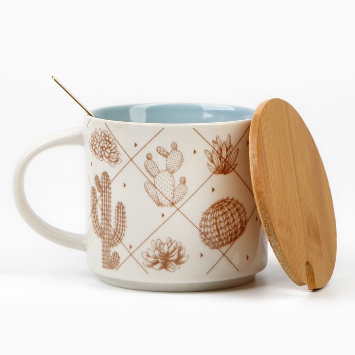 Кружка керамическая с крышкой и ложкой &laquo;Кактусы&raquo;, 470 мл, цвет бежевый