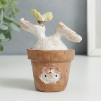 Сувенир полистоун "Зайка в горшочке вверх ногами, с бабочкой" 10х6х8,2 см Сувенир полистоун "Зайка в горшочке вверх ногами, с бабочкой" 10х6х8,2 см