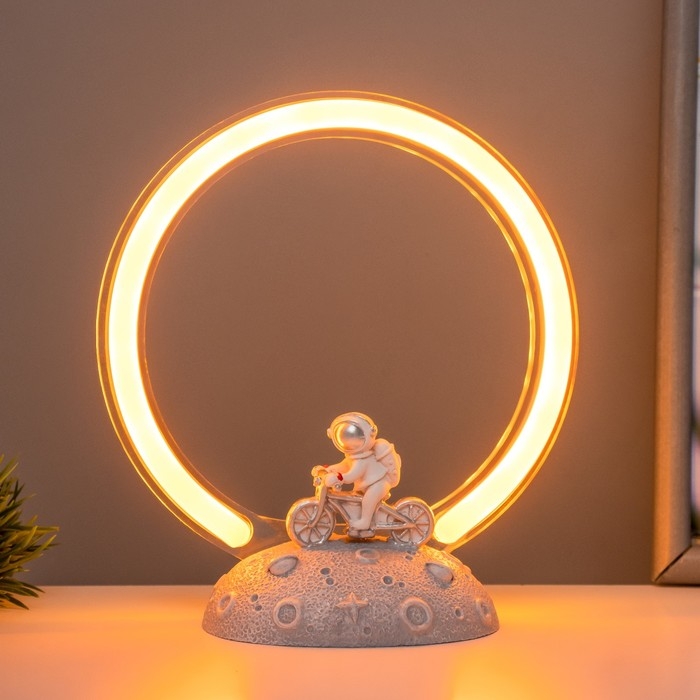 Настольная лампа Настольная лампа "Космический велосипедист" LED 5Вт USB 15х9,5х17,5см RISALUX