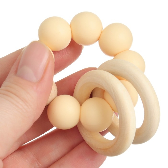 Прорезыватель силиконовый с деревянным кольцом, цвет бежевый, Mum&Baby Прорезыватель силиконовый с деревянным кольцом, цвет бежевый, Mum&Baby