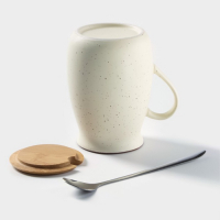 Кружка керамическая с деревянной крышкой и ложкой &laquo;Пэтти&raquo;, 350 мл, рисунок МИКС