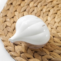 Контейнер для хранения чеснока, 9&times;8,3&times;6,2 см, пластик, белый