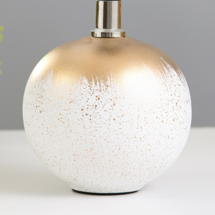 Настольная лампа Настольная лампа "Балле" 1хE14 белый 15х15х26 см RISALUX