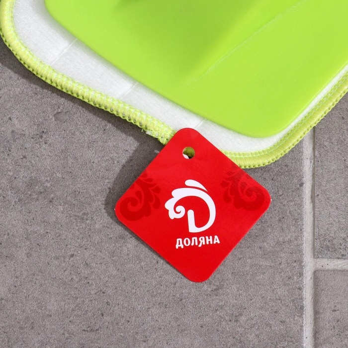 Швабра для мытья пола с распылителем и щёткой Доляна, насадка из микрофибры 41&times;14 см, стальная ручка 120 см, цвет МИКС