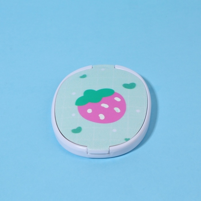 Зеркало складное &laquo;Клубника&raquo;, с расчёской, 6,5 &times; 9,5 см