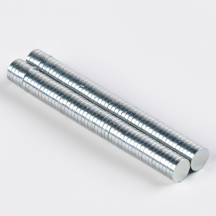 Магнит неодимовый , размер 1 шт. &mdash; 5 &times; 5 &times; 1 мм, набор 100 шт.