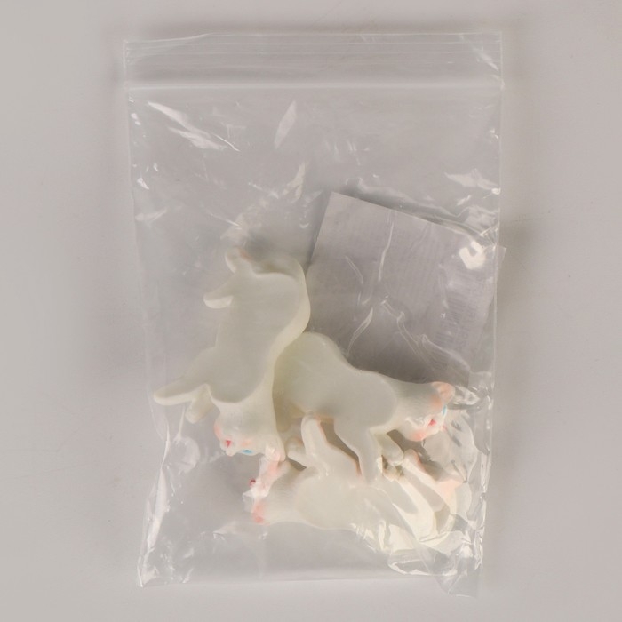 Миниатюра кукольная «Ласковый котик», набор 3 шт., размер 1 шт. — 2,5 × 1,5 × 4,5 см Миниатюра кукольная «Ласковый котик», набор 3 шт., размер 1 шт. — 2,5 × 1,5 × 4,5 см