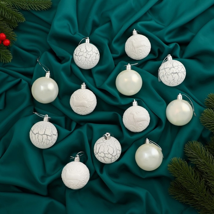 Набор шаров пластик d-6 см, 12 шт "Мелодия" узор треск, белый