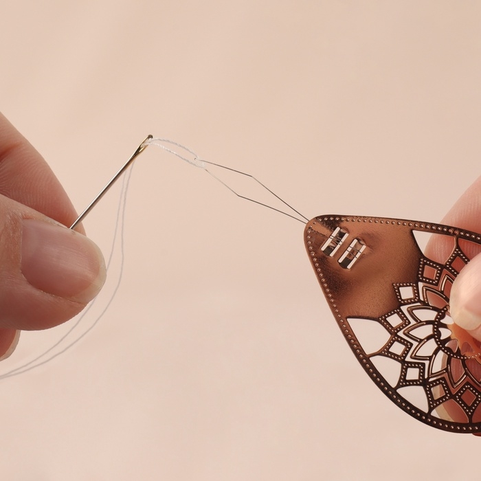 Нитковдеватель ажурный 6*2,8см бронзовый ТР