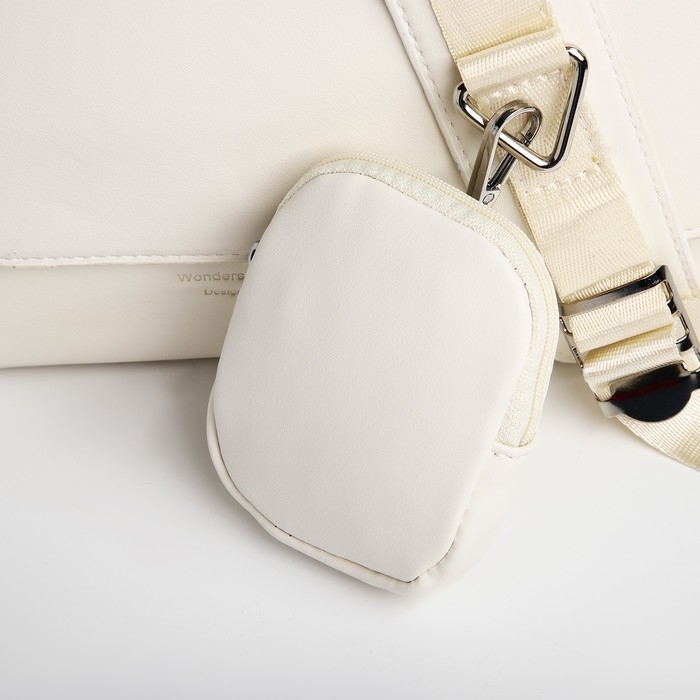 Сумка-мессенджер на магните, цвет белый