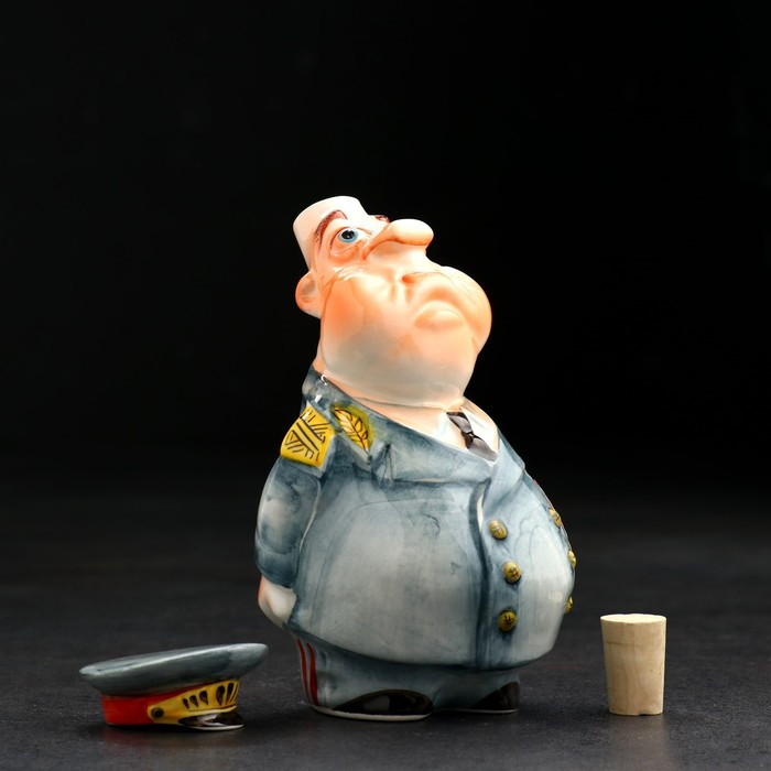 Набор фарфоровый: штоф &laquo;Генерал&raquo;, 0.5 л + 3 рюмки, гильза