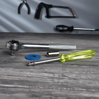 Набор инструментов в кейсе «Инструментище», автомобильный, 60 предметов Набор инструментов в кейсе «Инструментище», автомобильный, 60 предметов