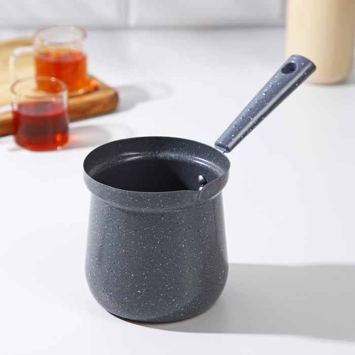 Турка Доляна &laquo;Мрамор грэй&raquo;, 600 мл, d=10 см, 20,5&times;10&times;14 см, пластиковая ручка, антипригарное покрытие, индукция, цвет серый