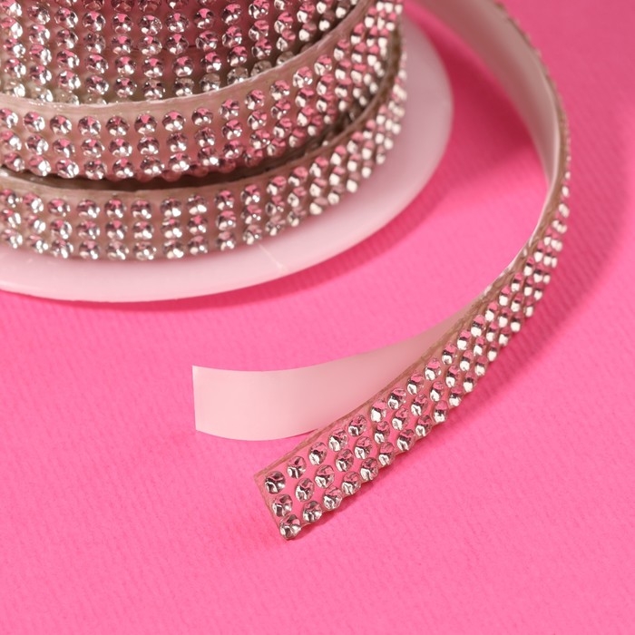 Стразы самоклеящиеся, d = 2 мм, ширина - 7 мм, 4,5 ± 0,5 м, цвет серебряный Стразы самоклеящиеся, d = 2 мм, ширина - 7 мм, 4,5 ± 0,5 м, цвет серебряный