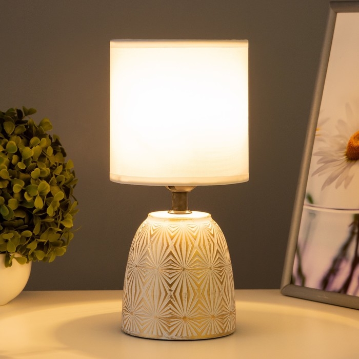 Настольная лампа "Диана" Е27 40Вт бело-золотой 13х13х27,5 см