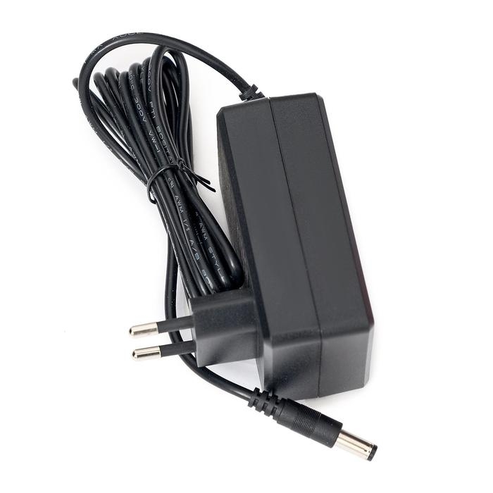 Электромобиль &laquo;БАГГИ&raquo;, максимальная нагрузка 100 кг, АКБ 24V, кожаное сидение, цвет красный