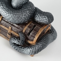 Новогодняя копилка "Кобра на сундуке " 20 х 17 х 12 см, серебристый Новогодняя копилка "Кобра на сундуке " 20 х 17 х 12 см, серебристый