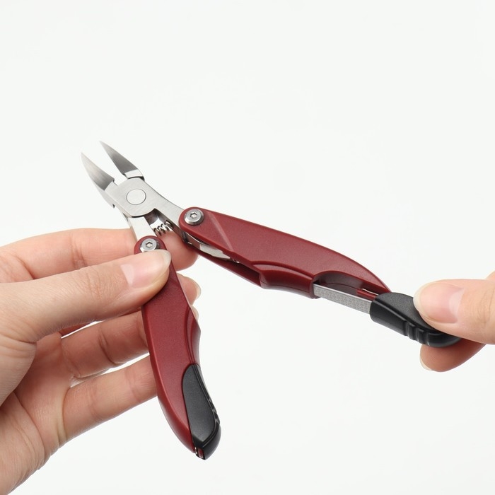 Кусачки педикюрные, 3 в 1, с лазерной пилочкой, изогнутое лезвие, складные, 8,7 см, длина лезвия - 18 мм, цвет бордовый Кусачки педикюрные, 3 в 1, с лазерной пилочкой, изогнутое лезвие, складные, 8,7 см, длина лезвия - 18 мм, цвет бордовый