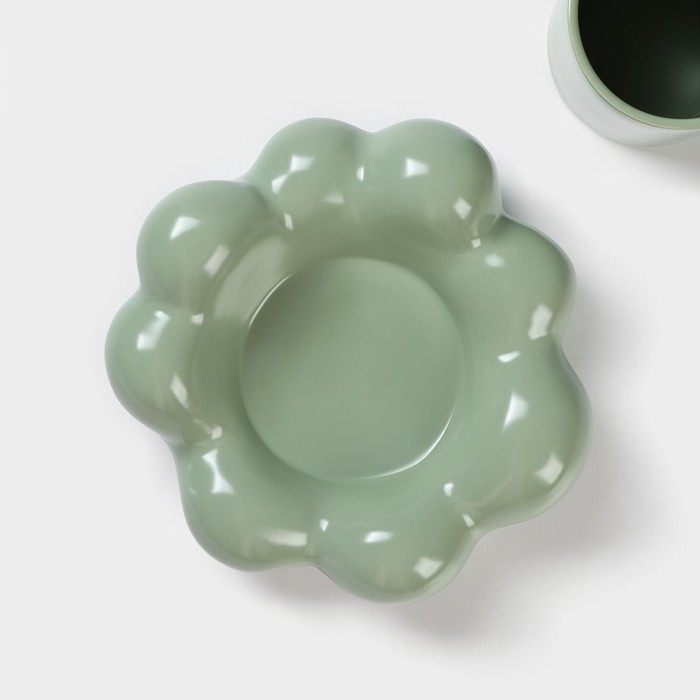 Кофейная пара керамическая &laquo;Ромашка&raquo;, 2 предмета: кружка 260 мл, блюдце d=17 см, цвет зелёный