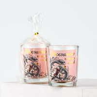 Новогодняя свеча с наклейкой &laquo;Новый год: Роскошного года&raquo;, аромат карамель,5х6х5 см