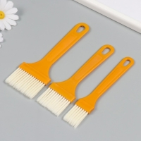 Набор кистей пластик н-р 3 шт. 18,5х9 см, 17х5 см, 14,5х2 см Набор кистей пластик н-р 3 шт. 18,5х9 см, 17х5 см, 14,5х2 см