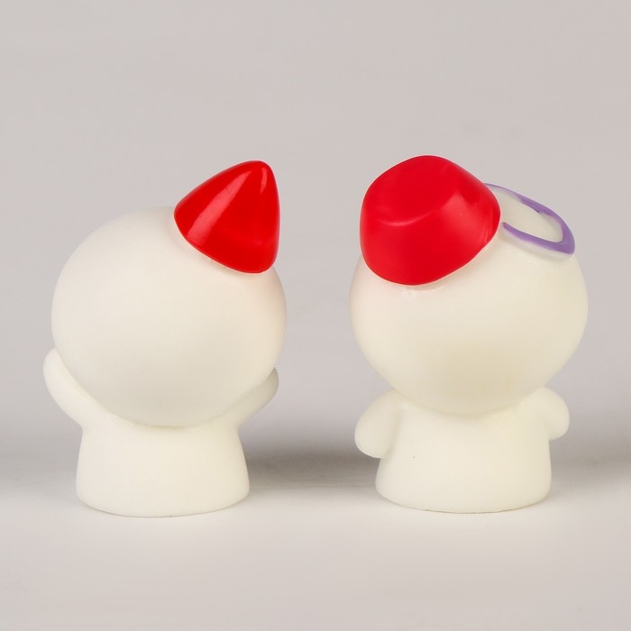 Новый год! Миниатюра кукольная &laquo;Снеговики&raquo;, набор 2 шт., размер 1 шт. &mdash; 2,5 &times; 4 &times; 2,5 см