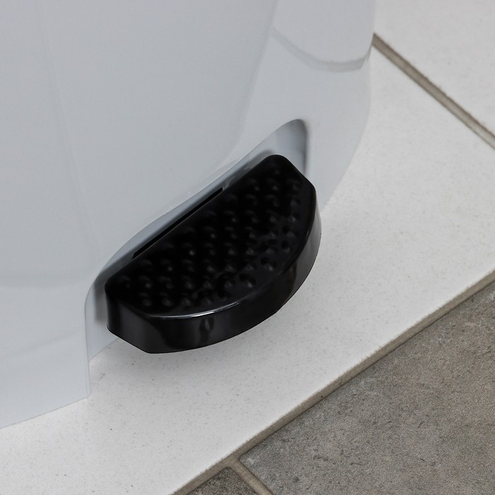 Ведро с педалью, 12 л, цвет светло-серый Ведро с педалью, 12 л, цвет светло-серый